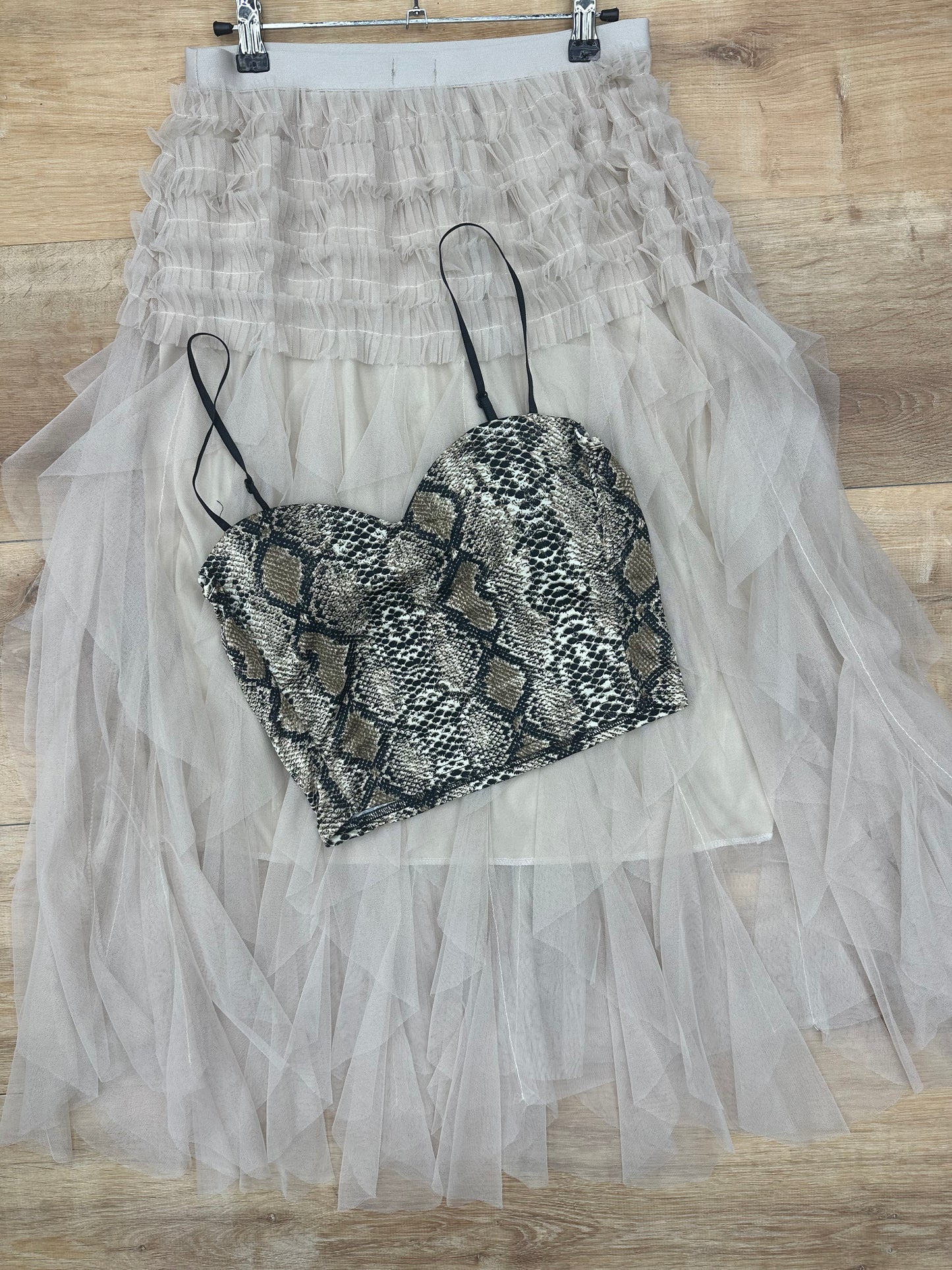Falda tutu crema