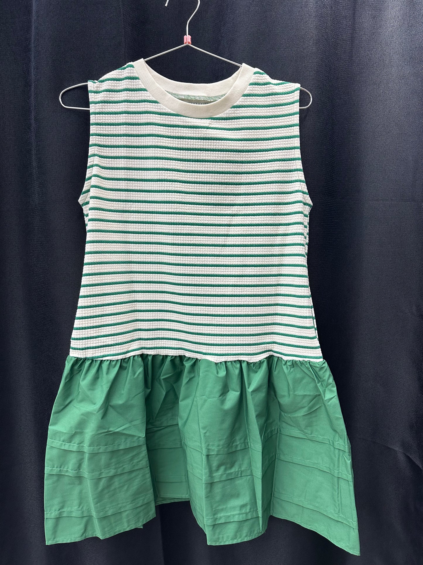 Short green suit