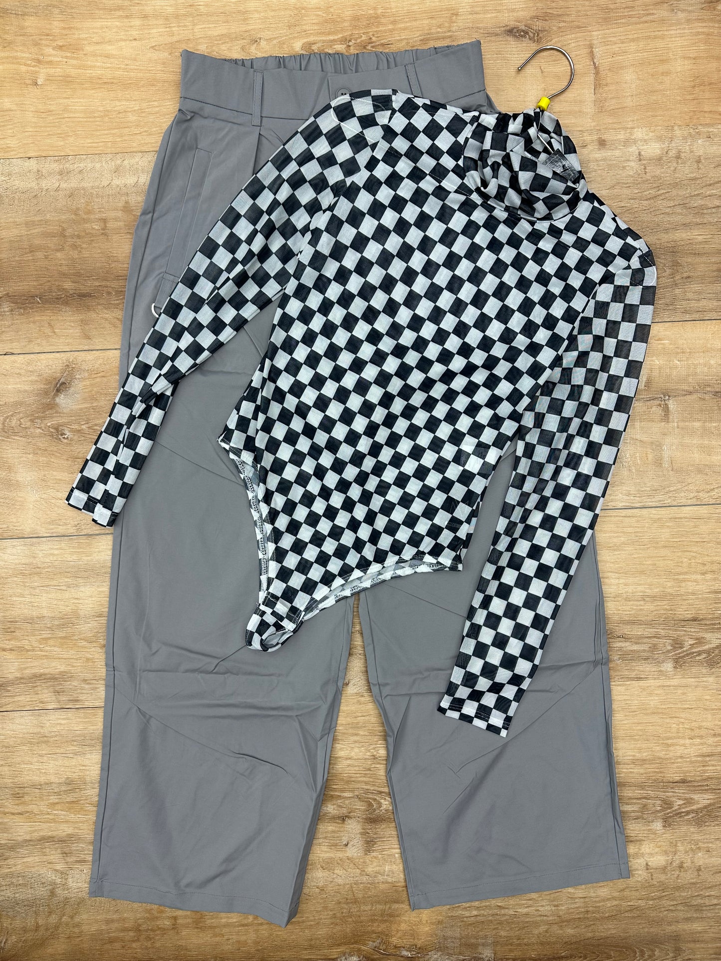 Pantalón gris