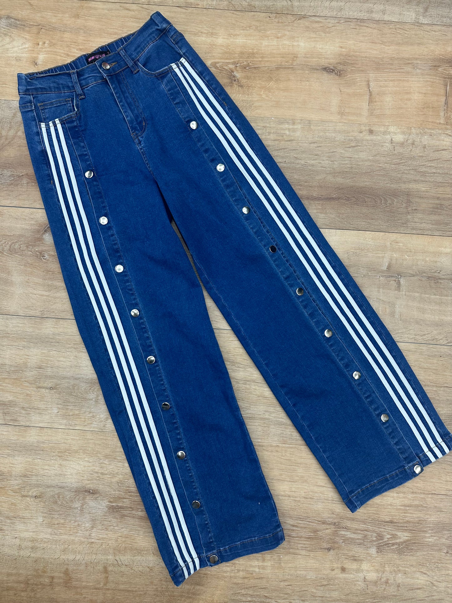 Blue pants with lines