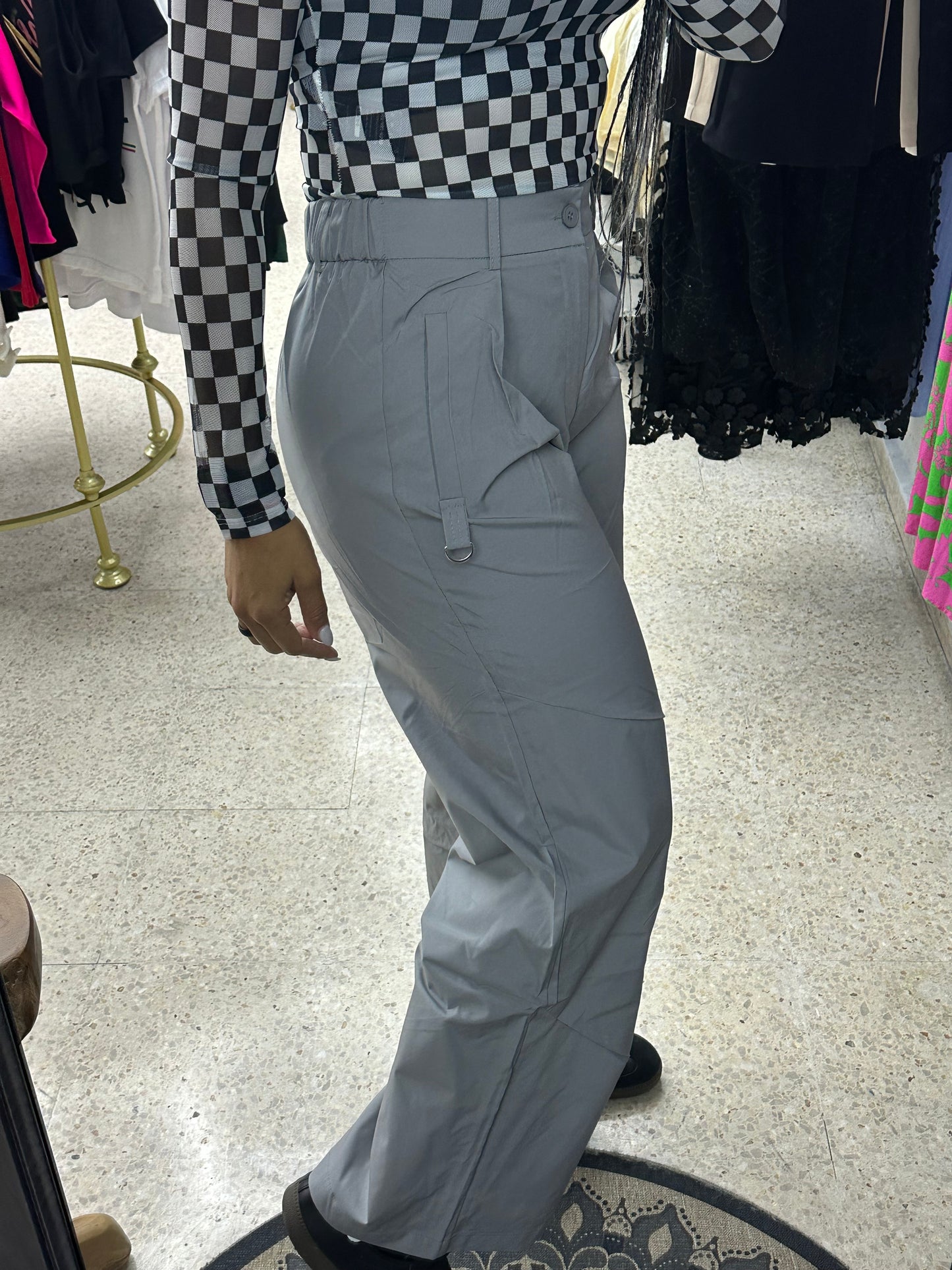 Pantalón gris