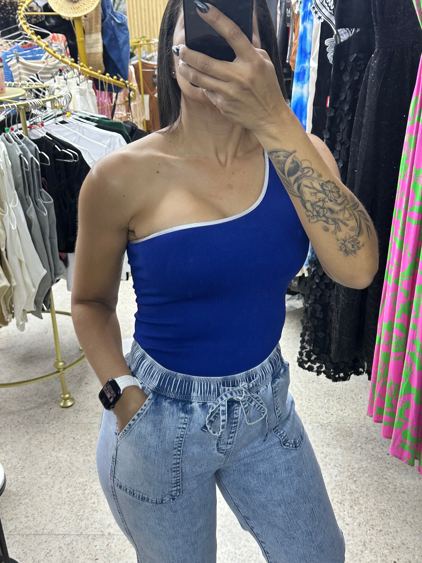 Top basic blue