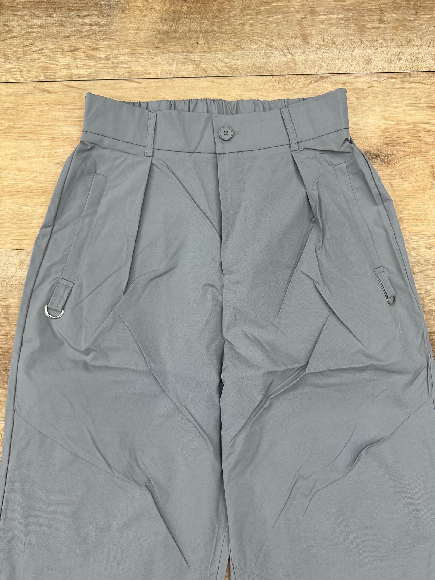 Pantalón gris