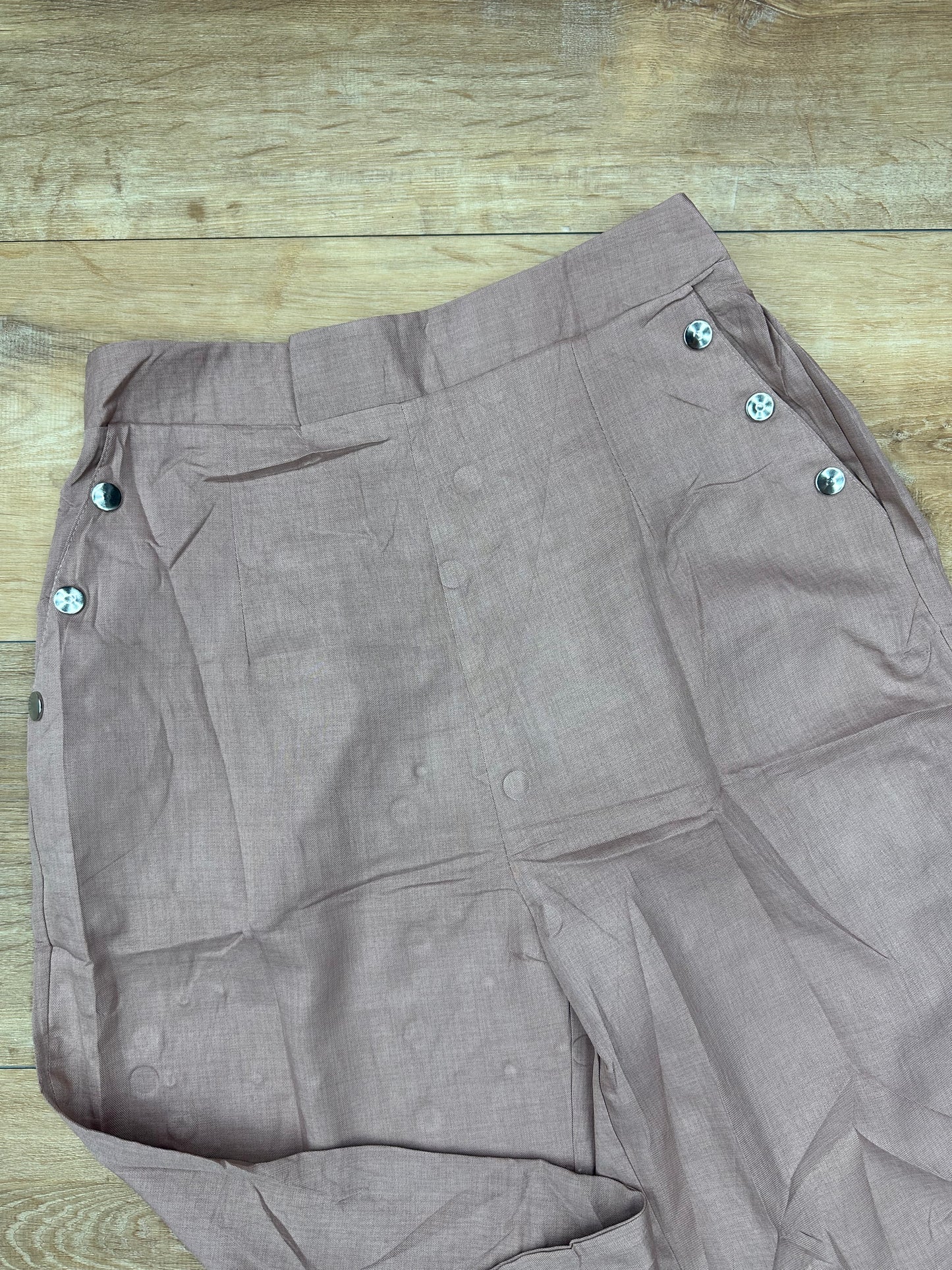 Conjunto en hilo de pantalón y chaleco color rosa guayaba