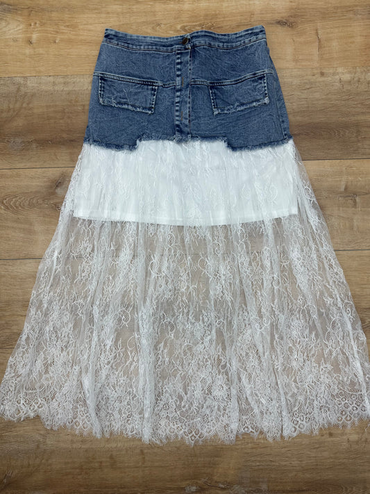Falda tutu blanca, con detalles denim