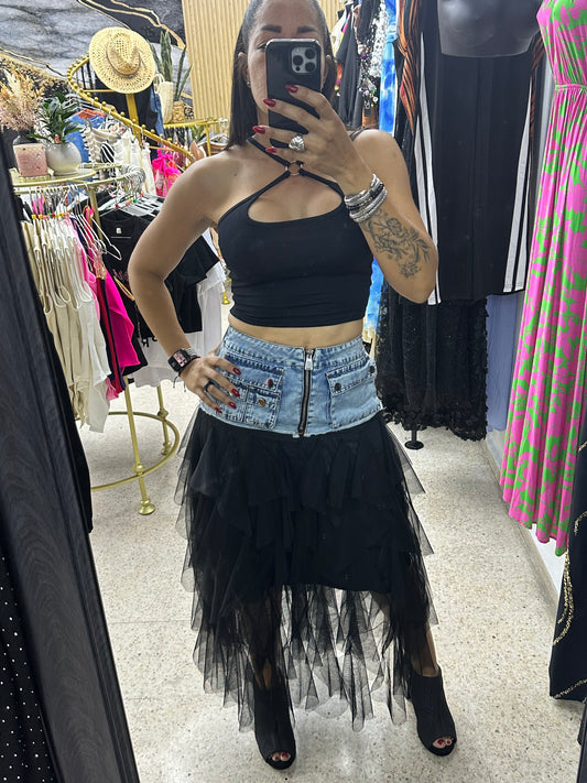 Falda de tul negra con detalles denim