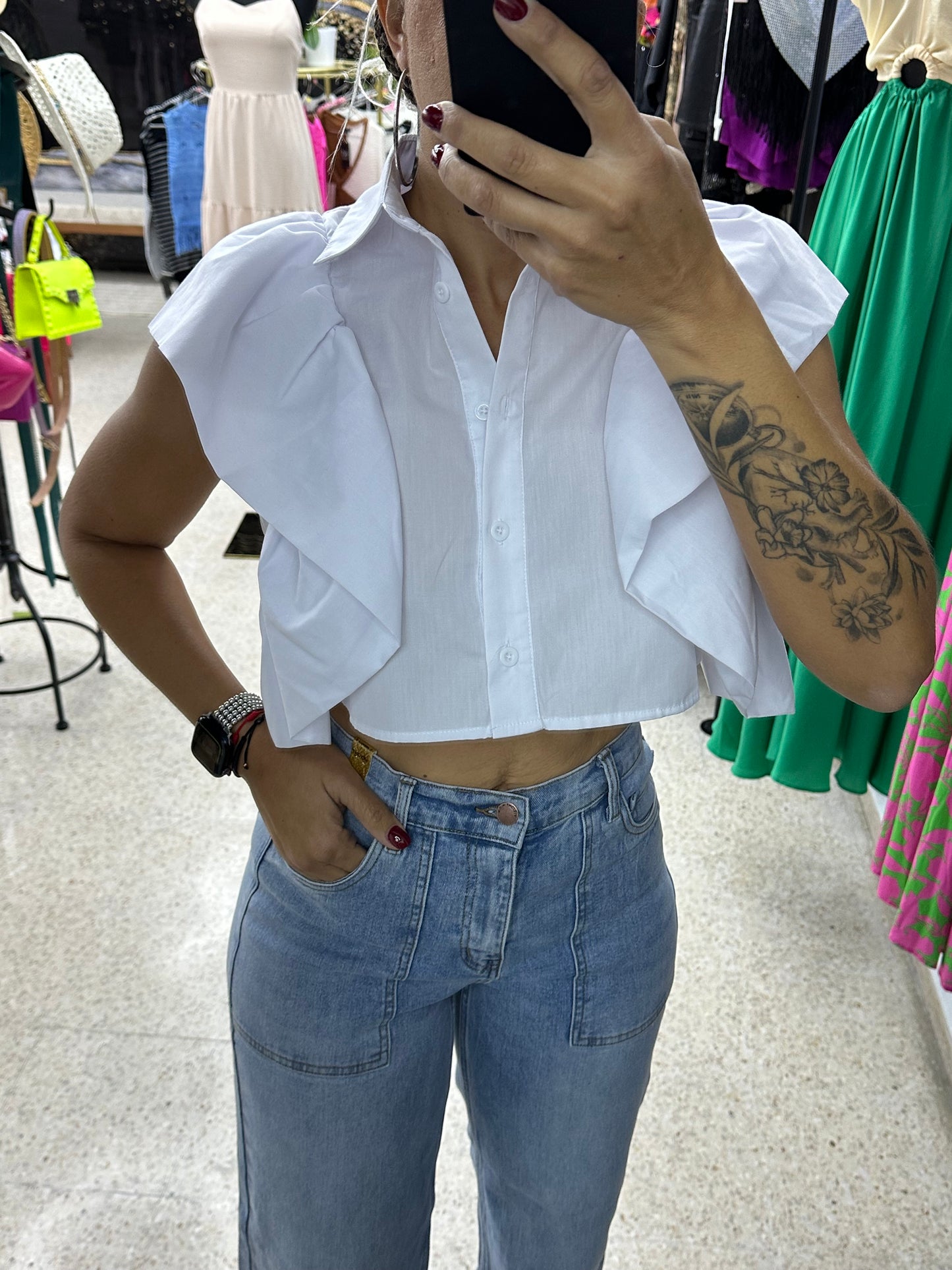 Blusa de vestir corta blanca