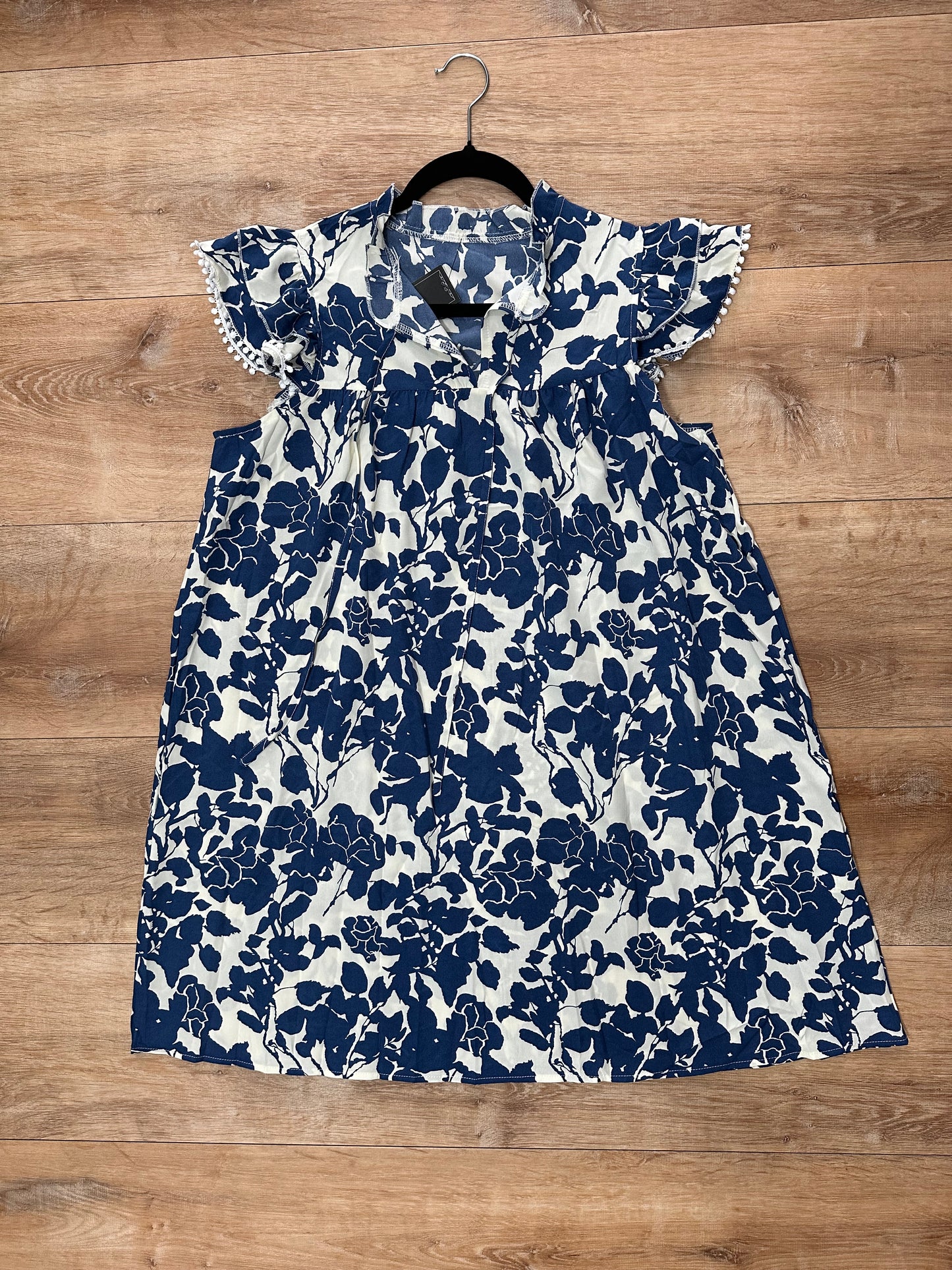 Traje corto floral, azul navy