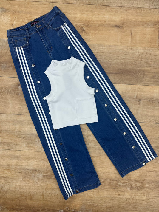 Blue pants with lines