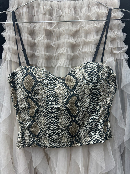 Snake top