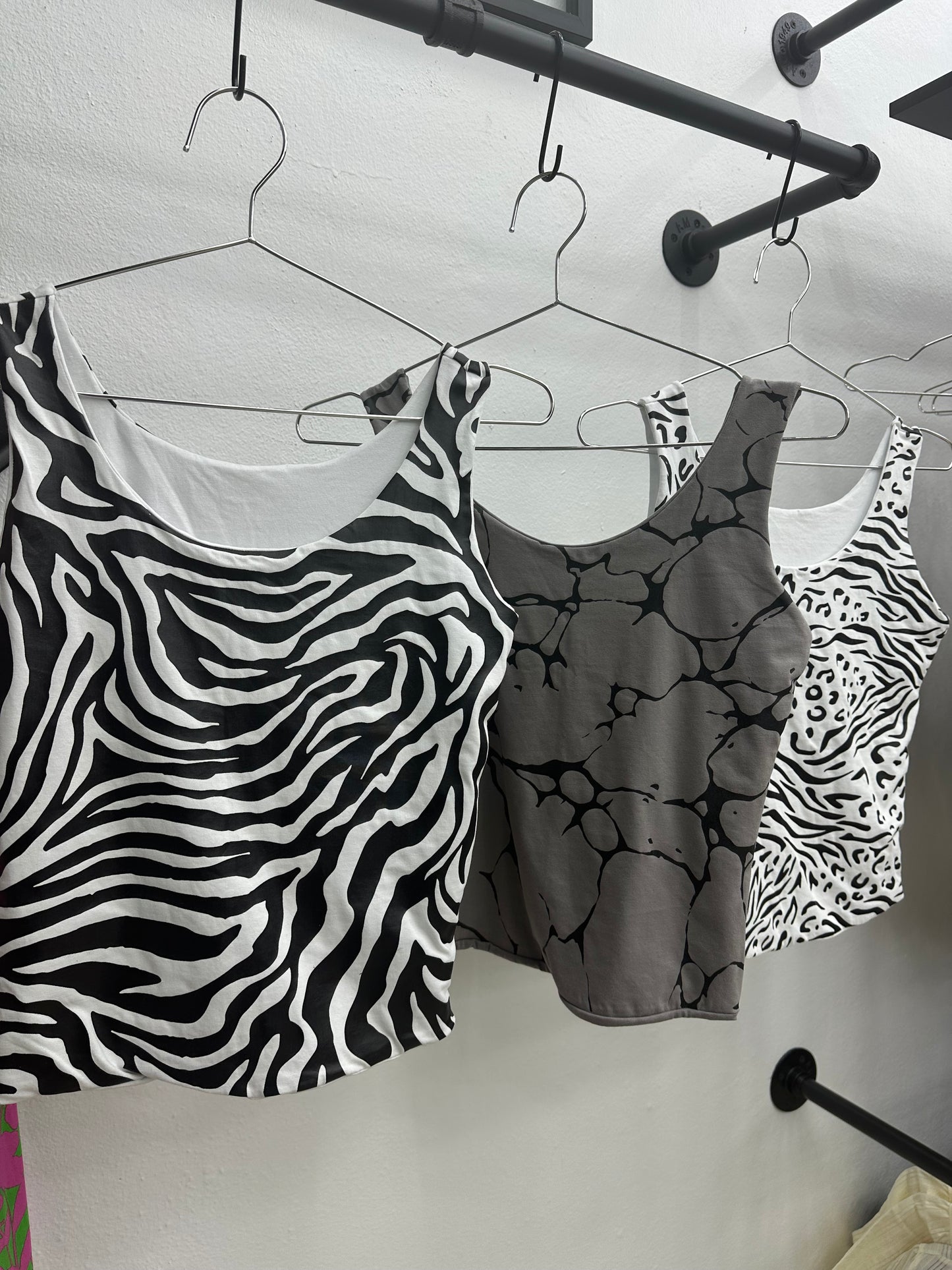 Top basic simulando zebra en piel