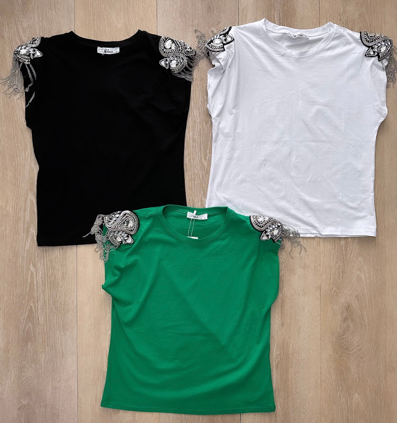 Blusa con hombreras